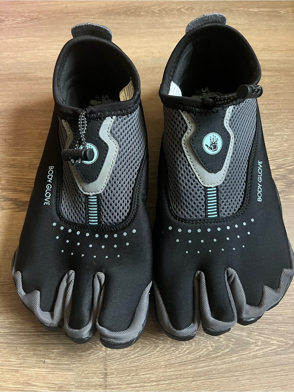 Body Glove women’s Black & Gray Five-Toe Water Shoes size 8